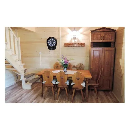 Three-bedroom Holiday In Semesterbostad Tatranska Strba